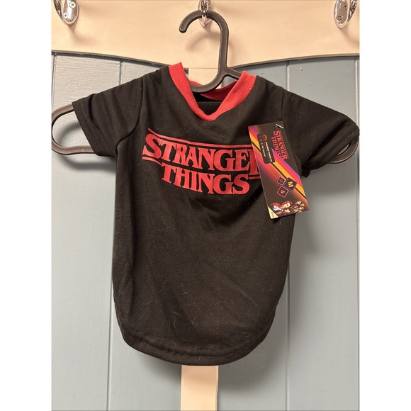 NEW STRANGER THINGS TEE Size M PET HALLOWEEN COSTUME - NWT Netflix - Picture 1 of 5